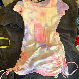 T-shirt multicolor dress -scrunched sides